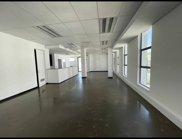119.50M² OFFICE TO LET IN BRYANSTON